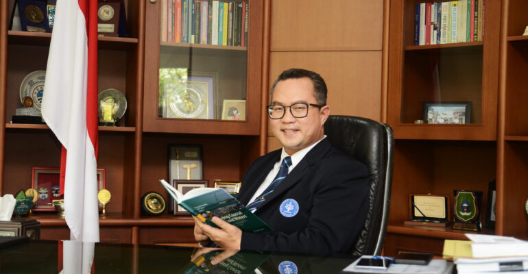 jadi-guru-besar-rektor-ipb-university-lunasi-janji-news