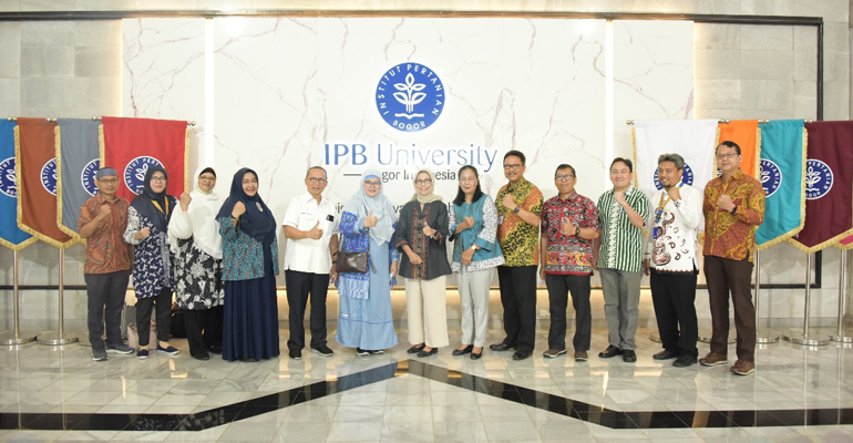 Bersiap Akreditasi Internasional, Program Studi Biokimia IPB University Terima Tim Asesmen Lapangan LAMSAMA