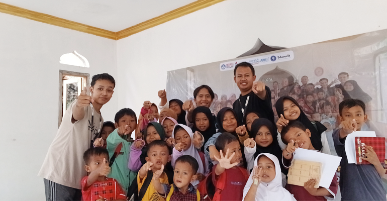 Tim PKM PM IPB University Perkuat Kognitif Anak-Anak Desa Petir Tentang Kebencanaan Lewat Beragam Media Interaktif