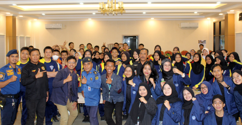 Relawan Mahasiswa IPB University Gelar Pelatihan Kebencanaan untuk Siswa SMKN 1 Cibinong