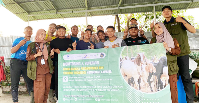 Peserta OVOC Sosialisasikan Pentingnya Recording Komoditas Kambing kepada Pokja dan Santri di Kalimantan Selatan