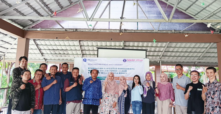 Dosen Mengabdi SV IPB University Tingkatkan Kapasitas Pengelola Kampung Wisata Kota Bogor