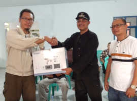 Dosen Pulang Kampung IPB University Kenalkan Sistem AWS di Desa Pangumbahan, Sukabumi