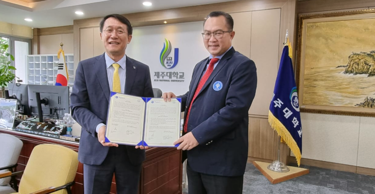 Perkuat Kerja Sama, Rektor IPB University Tandatangan MoU dengan Presiden Jeju National University
