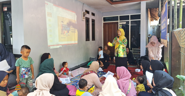 Sekolah Keluarga Berkualitas IPB University di Desa Babakan Hadirkan Pakar Bahas Ketahanan Keluarga