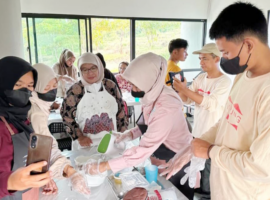 Dosen Pulang Kampung IPB University Berikan Pelatihan Pembuatan Es Krim Susu Kambing dan Tepung Pisang di Desa Cisarua, Purwakarta