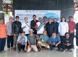 Dosen Pulang Kampung IPB University Perkenalkan Inovasi Atraktor Lampu untuk Nelayan di Pulau Sebesi
