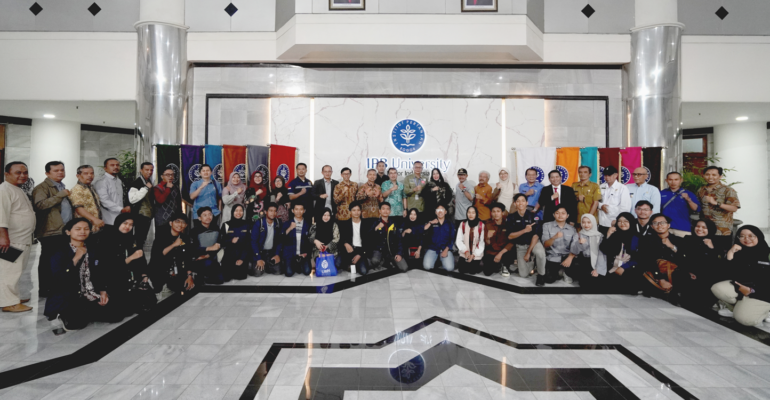 Siap Bangun Desa Bersama Ormawa IPB University, Kepala DPMD Kabupaten Bogor Tahun Depan Minimal 40 Desa