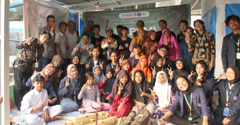 Usung Program Sobat Bumi, Tim PPK Ormawa BEM FMIPA IPB University Dukung Keberlanjutan Desa Ciasmara