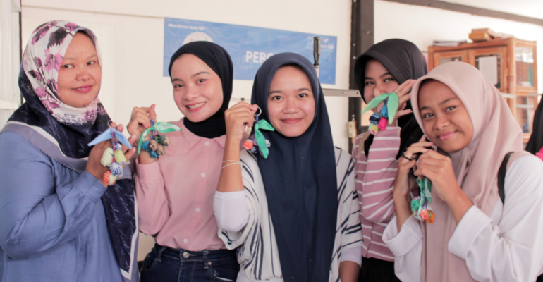 Keren! Mahasiswa IPB University Gelar Perca Crafty Day di Kampung Perca, Kelurahan Sindangsari