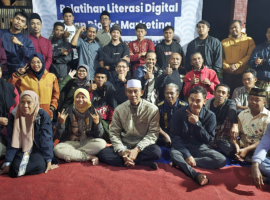 Petani Koi Blitar Belajar Literasi Digital dari Tim Dosen Pulang Kampung IPB University