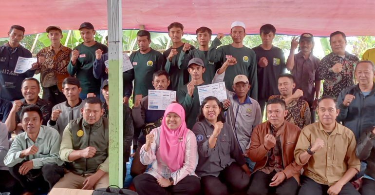 Tani dan Nelayan Center Kenalkan IPB Digitani untuk Kelompok Tani Hutan di Desa Sukamulya, Cianjur