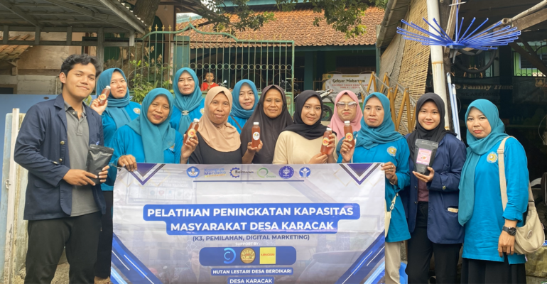 PPK Ormawa FMSC IPB University Sukses Memberdayakan Ibu Desa Karacak, Lahirkan Produk Unggulan Lokal