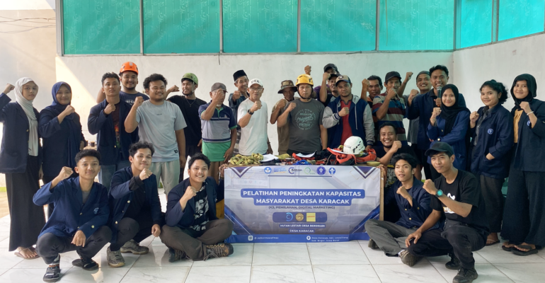 PPK Ormawa FMSC IPB University Tingkatkan Keselamatan Petani Durian Karacak dengan Pelatihan K3 Intensif