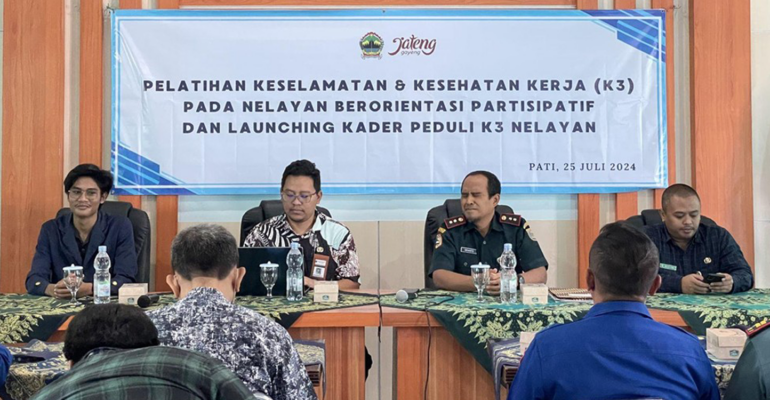 Tim KKNT IPB University Berkolaborasi dengan PPP Bajomulyo Launching Kader Peduli K3 Nelayan