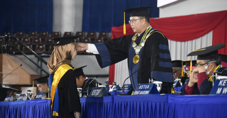 Rektor Lulusan IPB University Harus Siap Merespons Perubahan Zaman