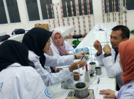 IPB University Beri Penguatan Keterampilan Guru MA se-Jawa Barat dalam Praktikum Berbasis Laboratorium