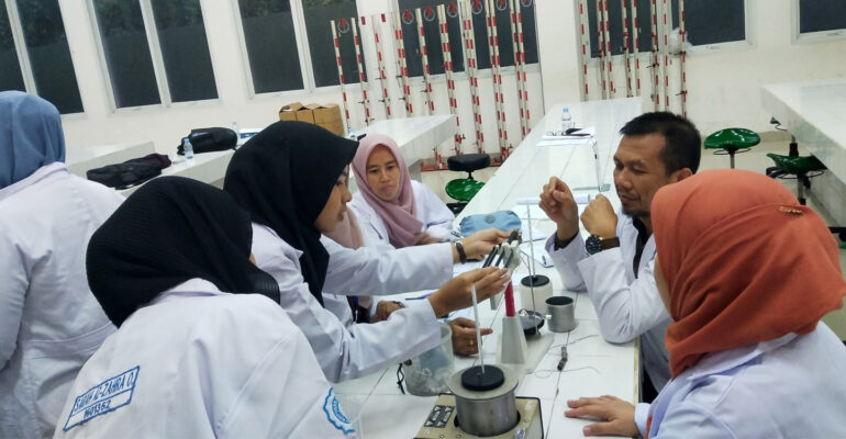 IPB University Beri Penguatan Keterampilan Guru MA se-Jawa Barat dalam Praktikum Berbasis Laboratorium