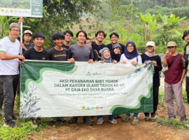 Mahasiswa IPB University Ikuti Aksi Tanam Pohon Bersama PT Gaia Eko Daya Buana di Kawasan Hutan Desa Sukaharja