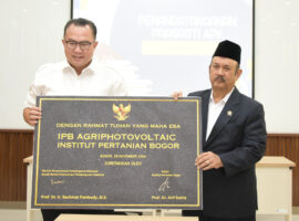 Menteri Bappenas RI Saat Resmikan Agri Fotovoltaic IPB University Bangun Indonesia dari Kampus