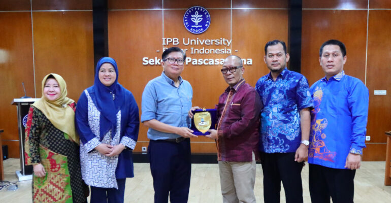 SPs IPB University Terima Kunjungan Untirta Bahas Pengelolaan Manajemen dan Penerimaan Mahasiswa Baru