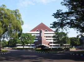 BPRS Botani Bina Rahmah Mendapat Penghargaan BPR Syariah Terbaik dari CNBC Indonesia Awards 2024