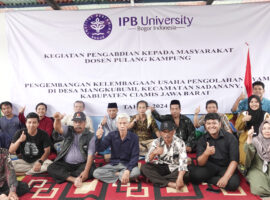 Program Dosen Pulang Kampung IPB University Perkuat Kelembagaan Usaha di Desa Mangkubumi