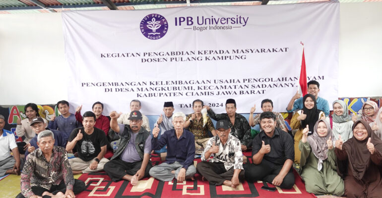 Program Dosen Pulang Kampung IPB University Perkuat Kelembagaan Usaha di Desa Mangkubumi