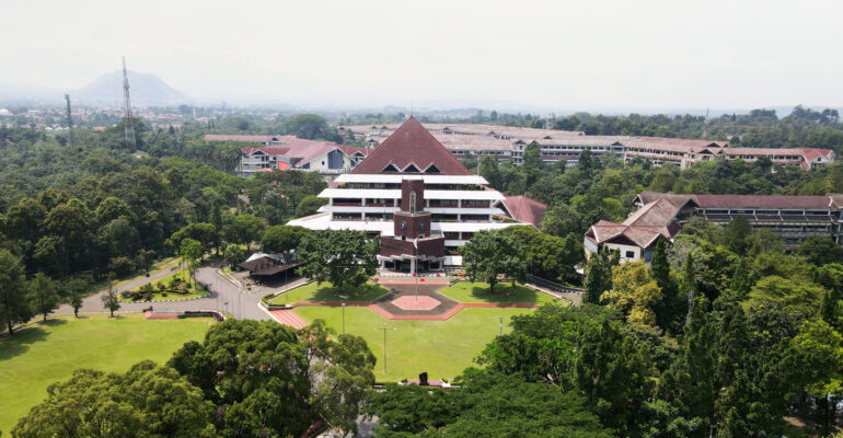 IPB University Urutan Pertama di Indonesia dalam THE Interdisciplinary Science Rankings 2025