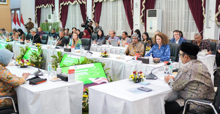 Ikuti Expert Dialogue Bappenas di Jakarta, PPLH IPB University Bahas Kesehatan Tanah Indonesia