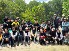 Aksi Kolaborasi Jaga Laut, Mahasiswa IPB University Ikuti Blue Carbon Camp di Pulau Lancang