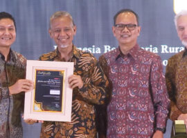 PT BPRS Botani Bina Rahmah Terima Penghargaan Indonesia Best Sharia Rural Bank 2025